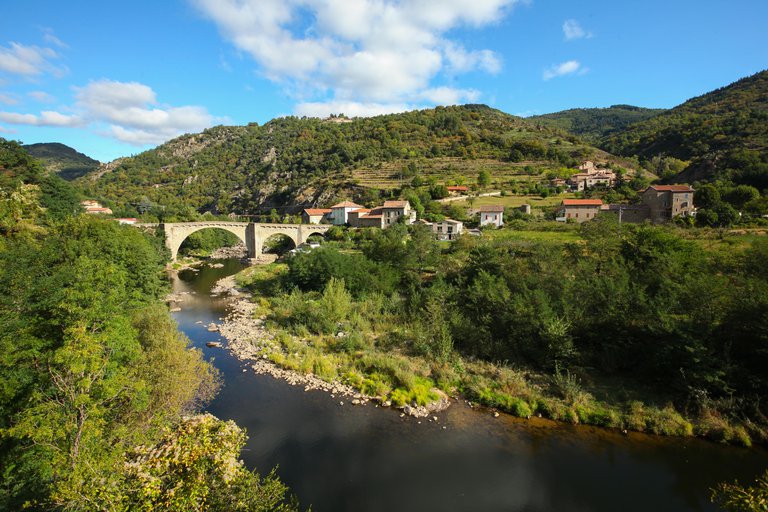 simon_bugnon_-_dolce_via_-_ardeche_-_chalencon_-_pont_de_chervil_-_2012_sept_-_n2.jpg__768x512_q85_crop_subsampling-2_upscale
