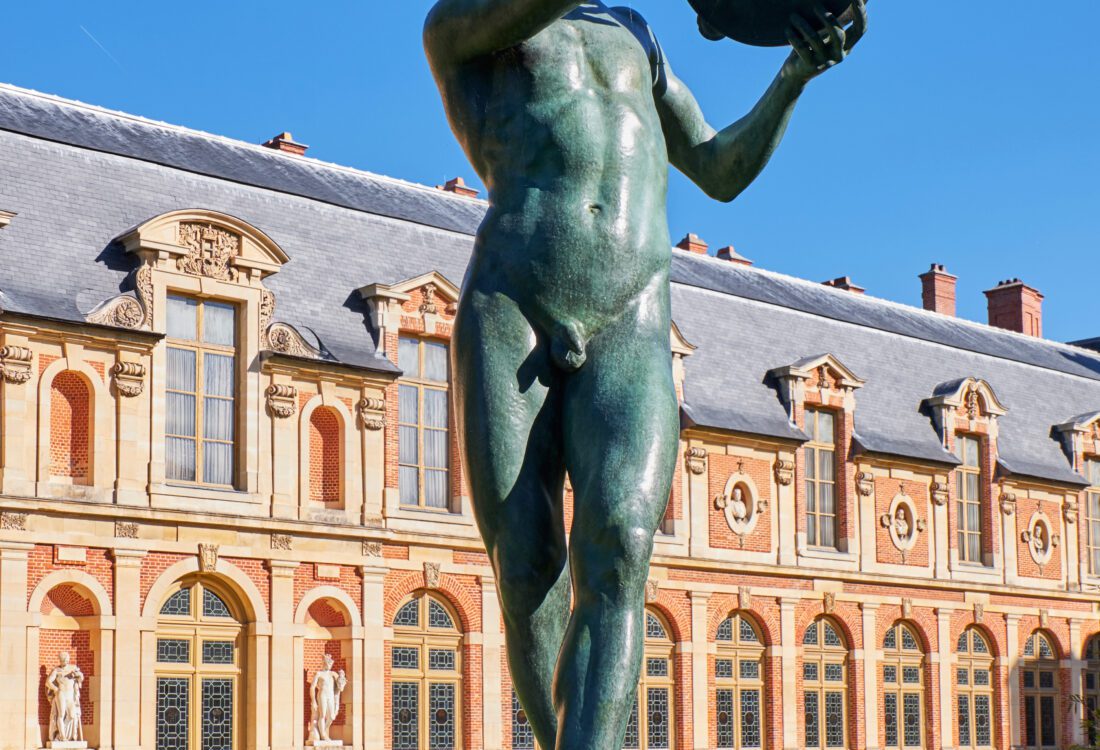 Statue of a child in Jardin de Diane