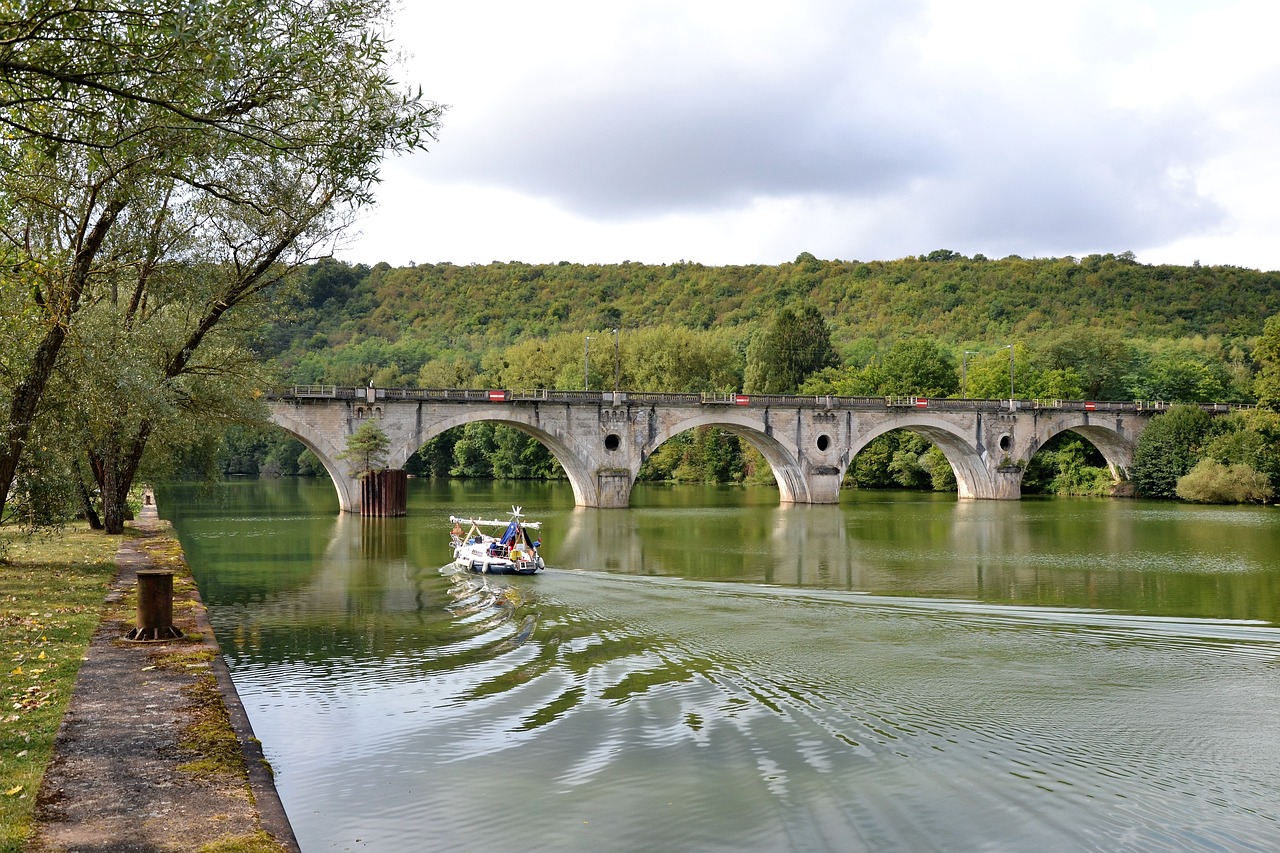 Meurthe-et-Moselle dept liverdun-2867740_1280